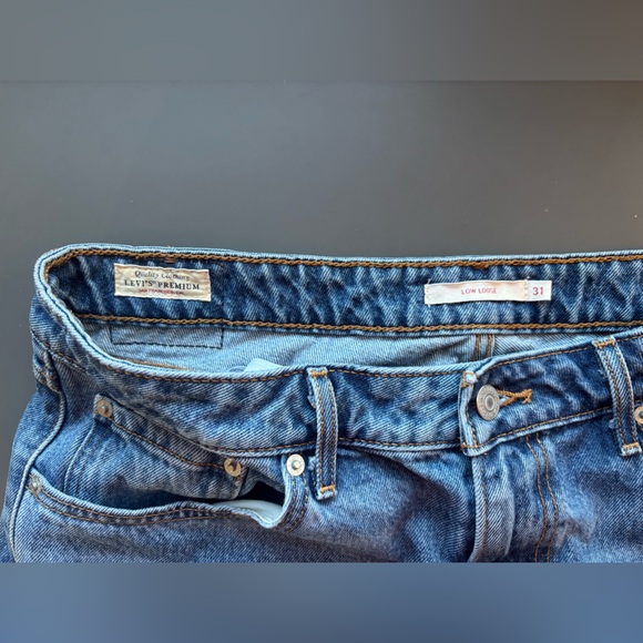 Levi’s Low Loose Premium Denim- 31 - Picture 5 of 11